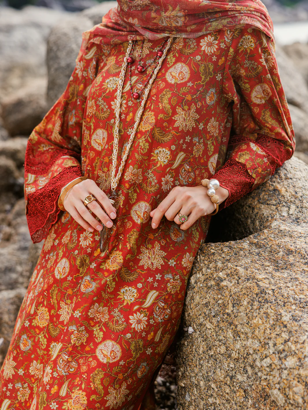 MAROON LAWN 3PC STITCHED | ALP-3PS-1807/S FB-1807A - Image 3