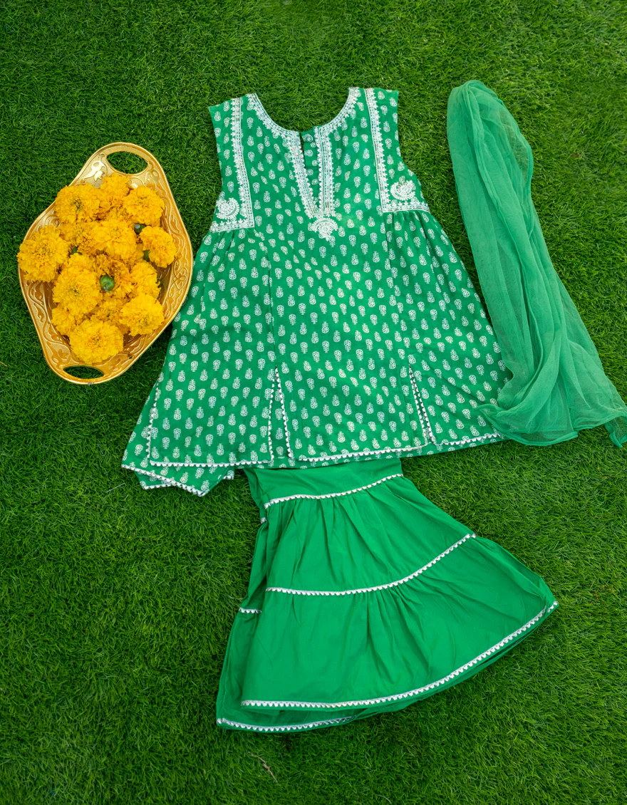 GREEN LAWN 3PC STITCHED | JGKL-S-US-23-1564 FB/EVET
