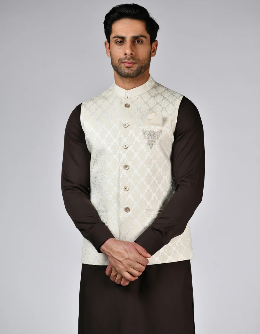 WHITE WAISTCOAT | JJVC-US-24-27492
