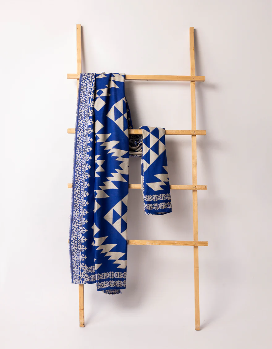 BLUE JACQUARD SHAWL | JSH-JSHW-25-4902 FB/GEOMETEIC SHAWL-02