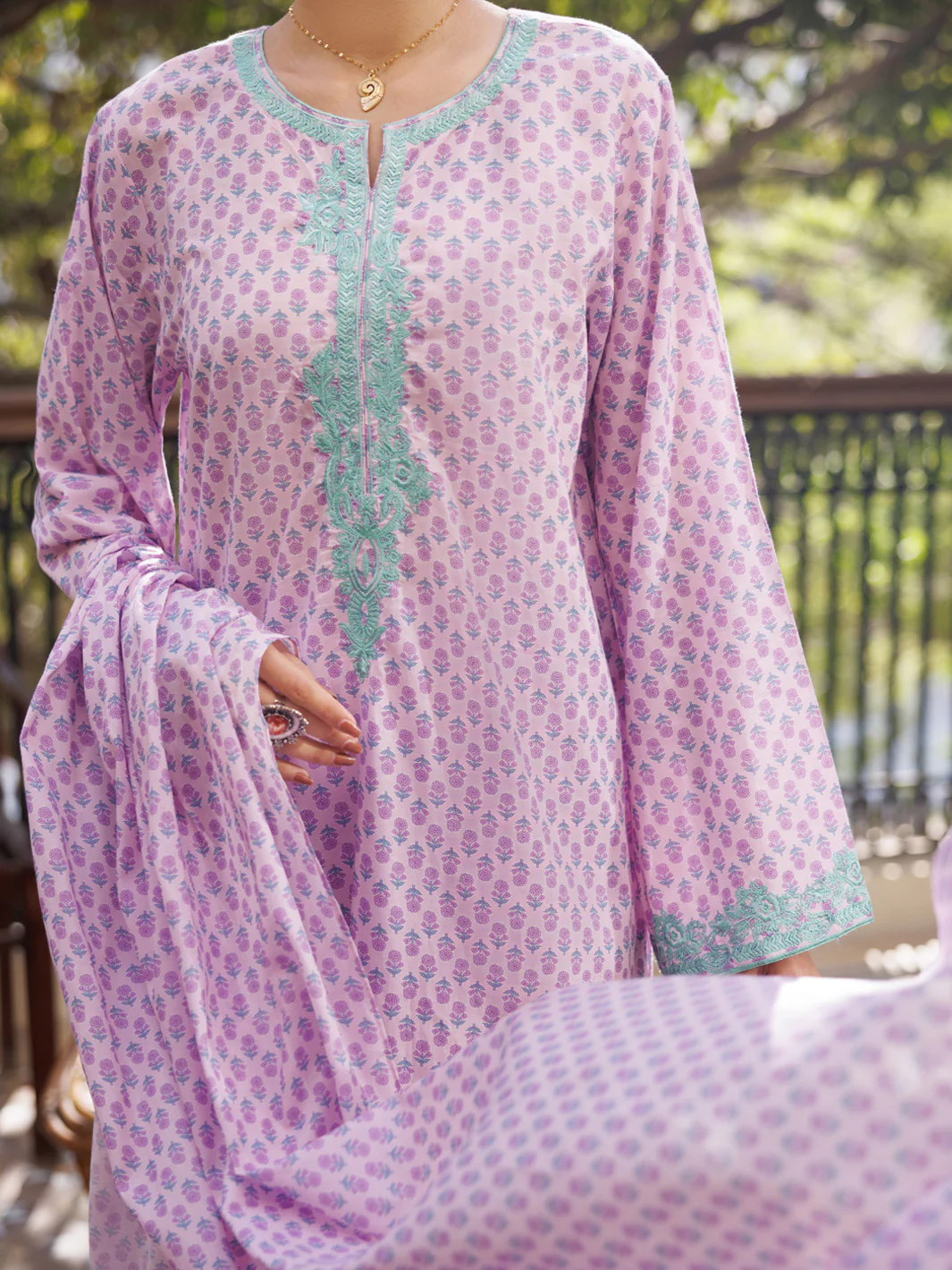 LIGHT PURPLE LAWN 3PC STITCHED | ALP-3PS-2573/S FB-2573A - Image 2