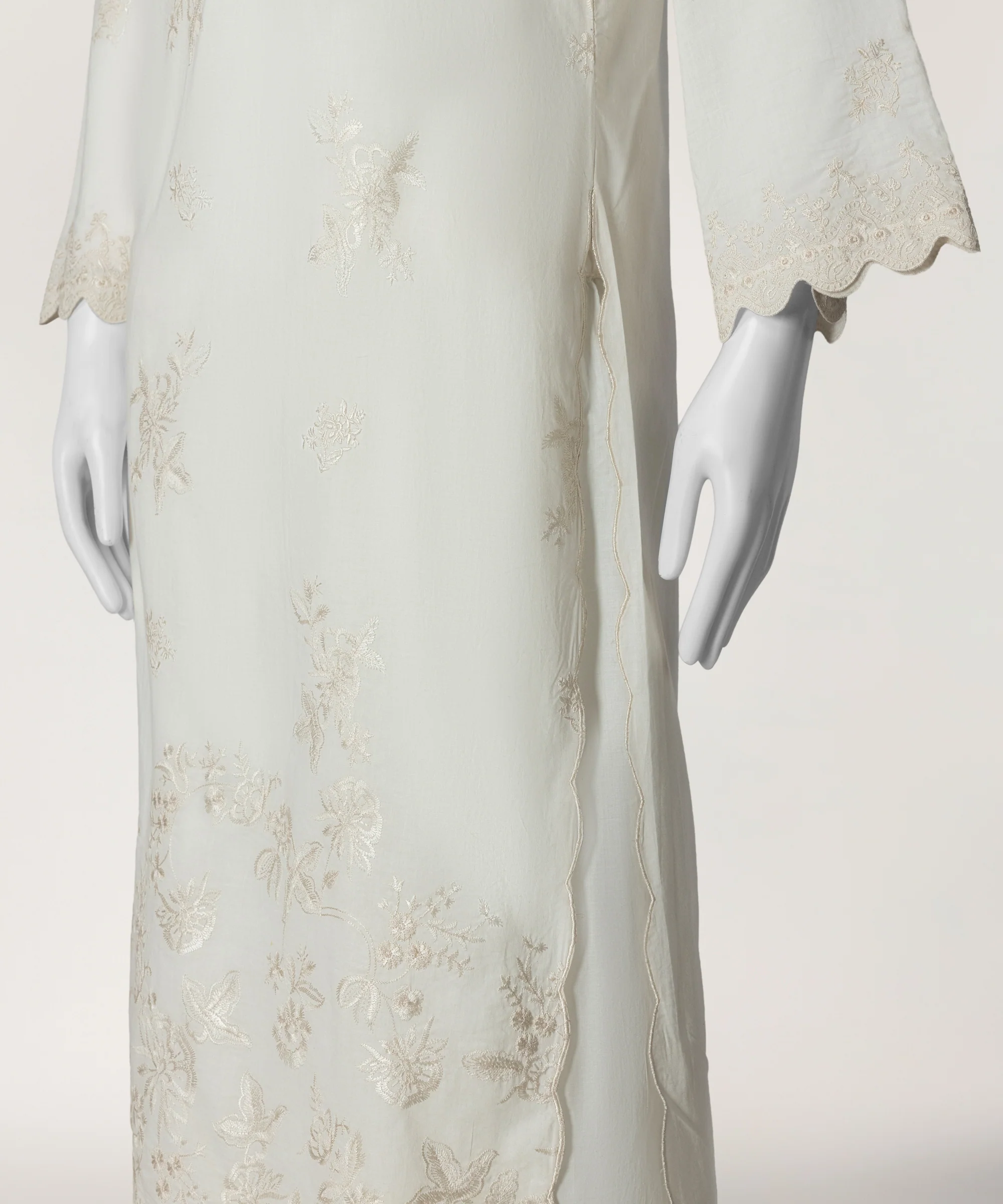 WHITE LAWN 3PC STITCHED | JLS-S-26-687/S CHIKAN KARI-03 - Image 5